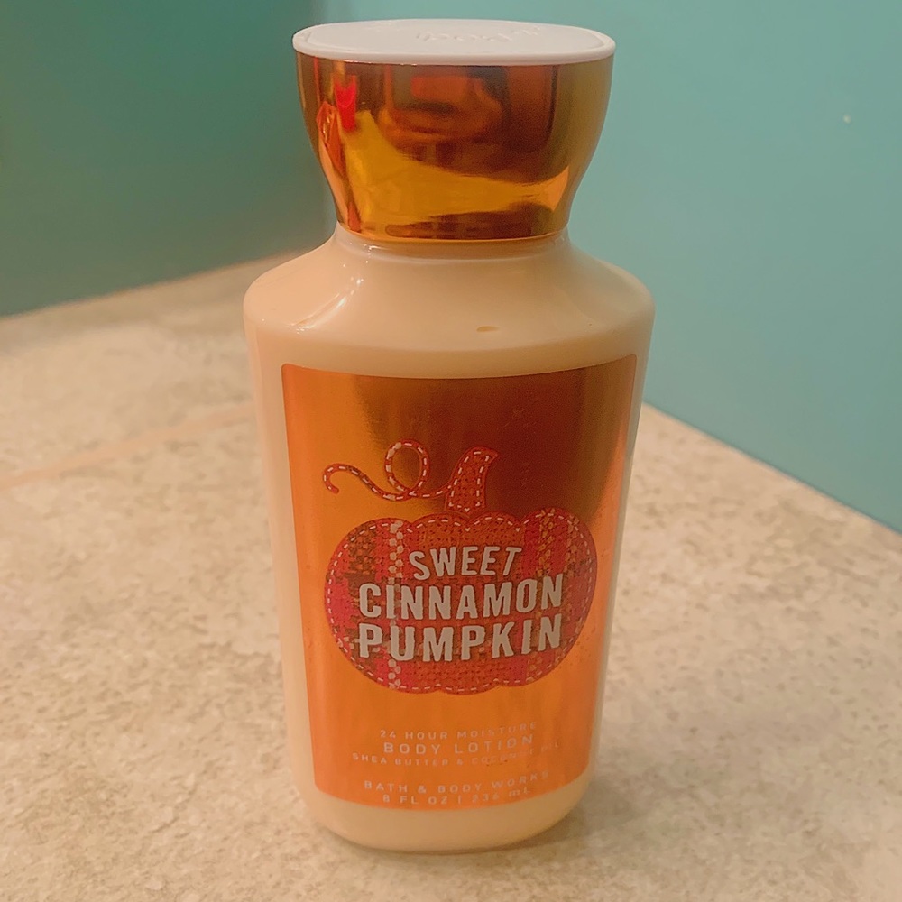 Bath and Body Works Lotion 🍂